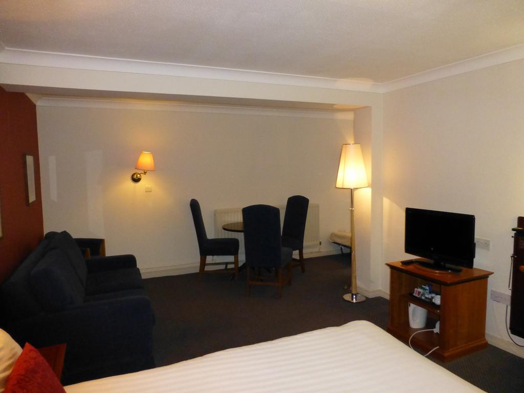Waterloo Hotel Crowthorne Zimmer foto