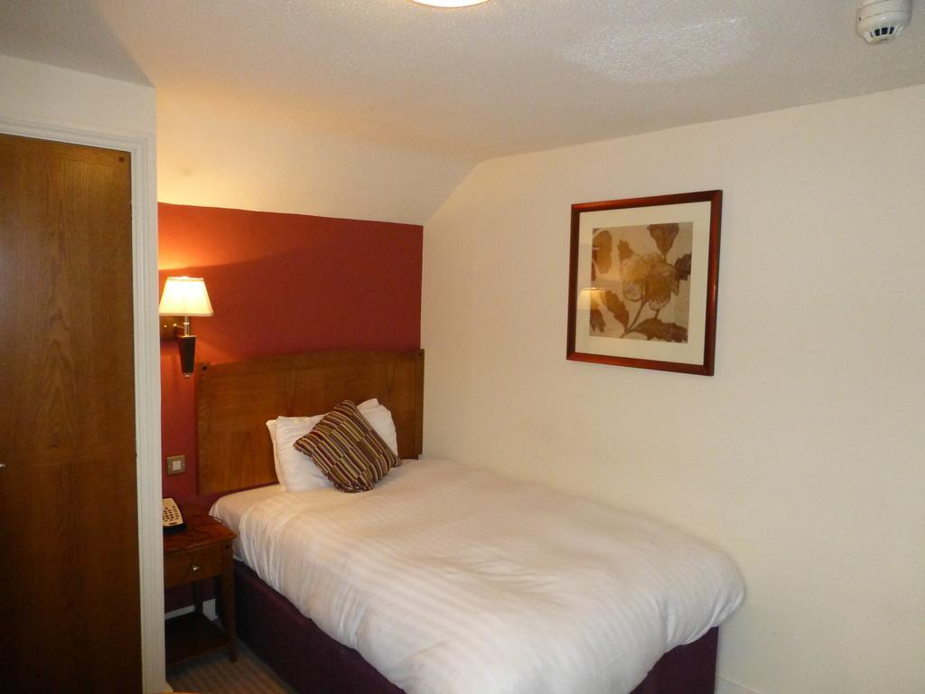 Waterloo Hotel Crowthorne Zimmer foto