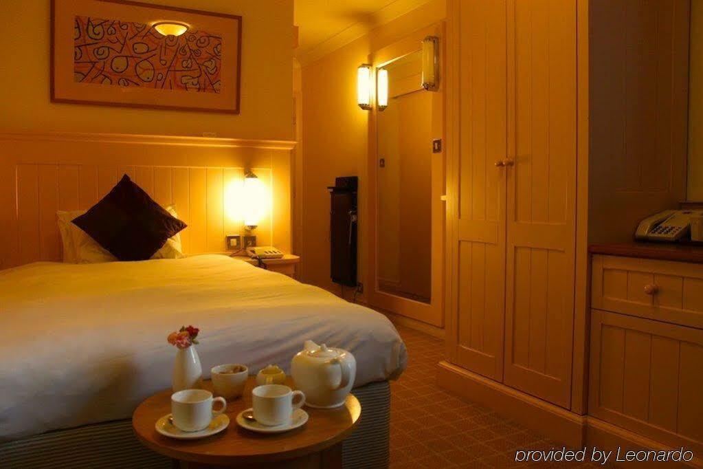 Waterloo Hotel Crowthorne Zimmer foto
